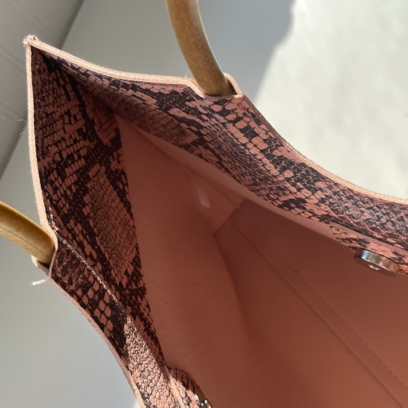 Snake print pink bag, great condition! - Picture 2 of 2